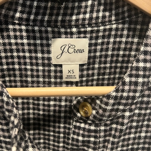 J.Crew Popover dress in brushed flannel. Size XS but it fits like a S/M. - Picture 2 of 6